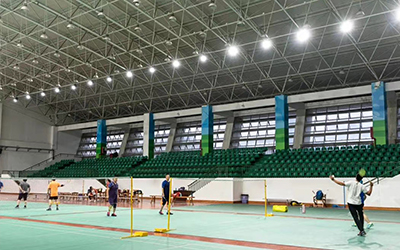 在體育照明廠家?選購照明設(shè)備時(shí)要遵循哪些原則？